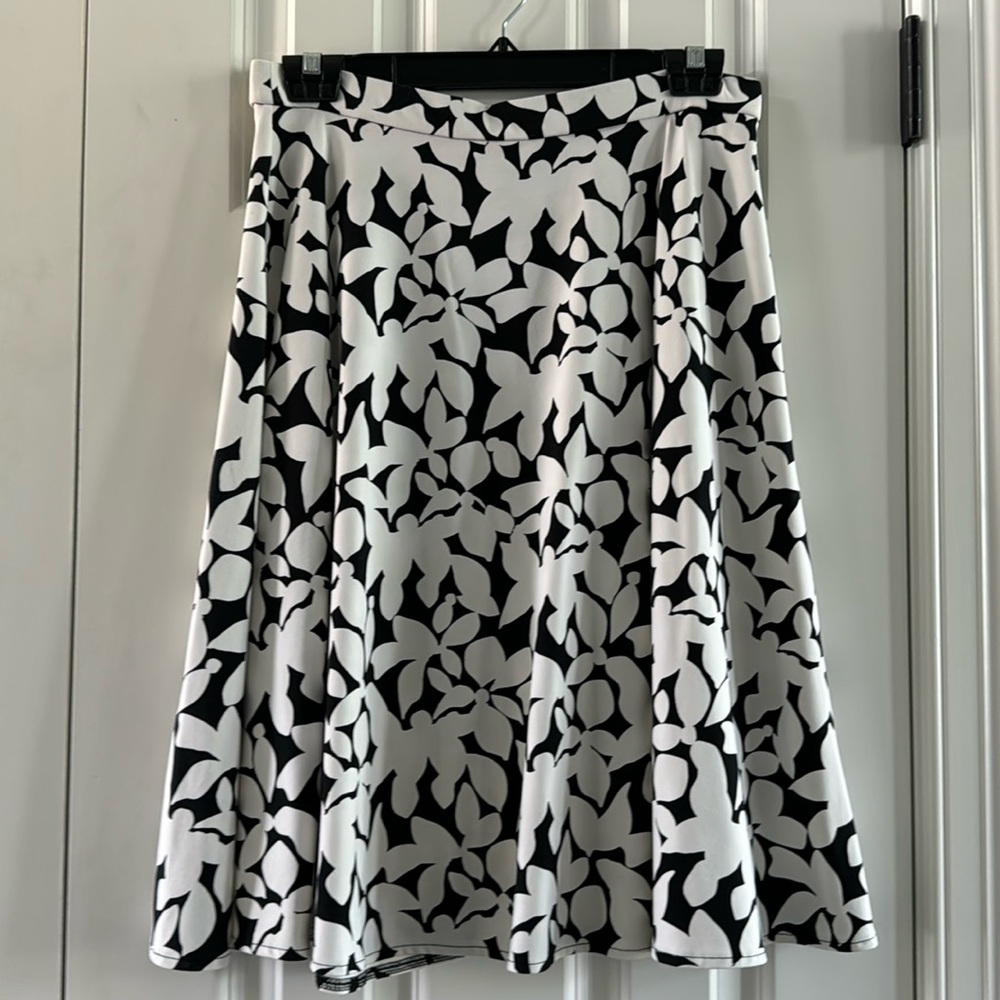 Black and White Skirt with Pockets